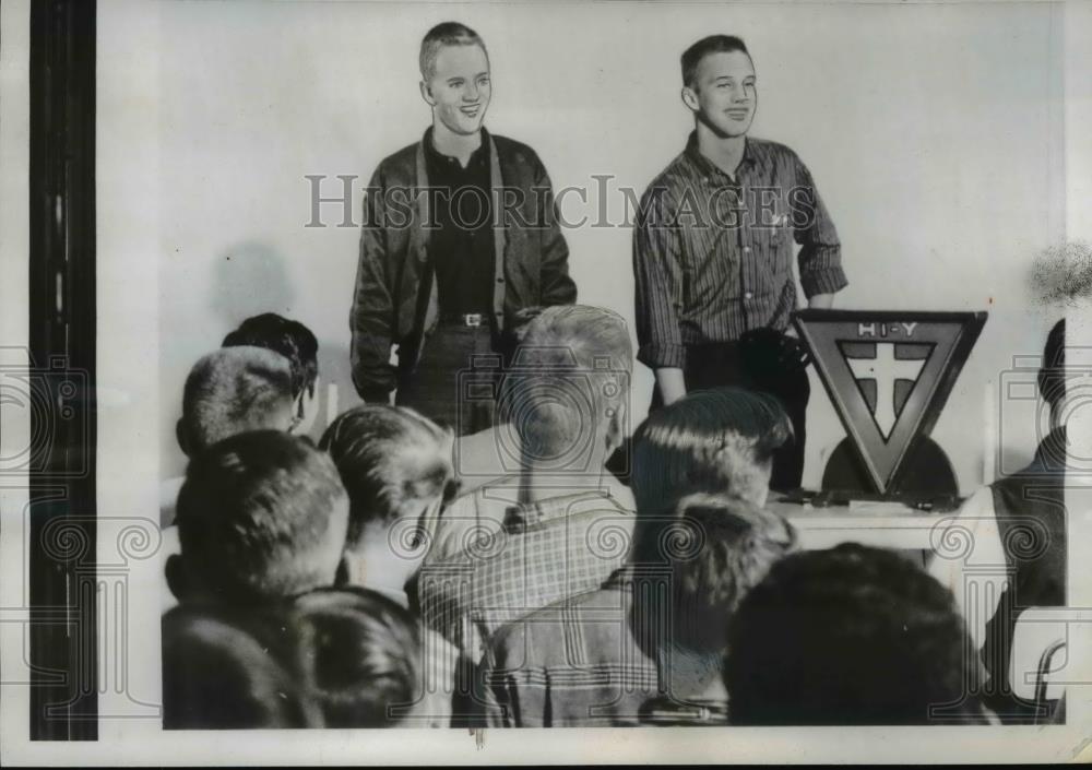 1958 Press Photo Robbinsdale Minn, John Arenas &amp; Bob Keene High School seniors - Historic Images