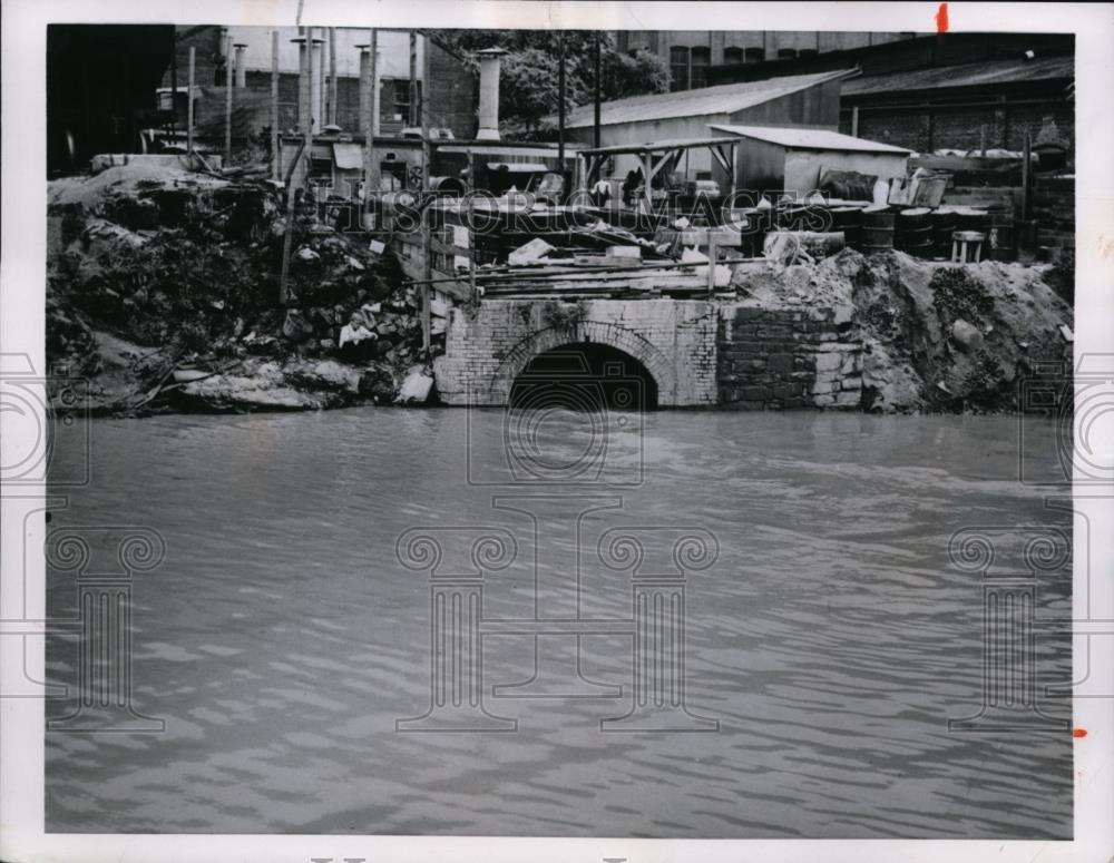 1955 Press Photo Sewer Outlets Discharging Domestic Sewage into Streams - Historic Images