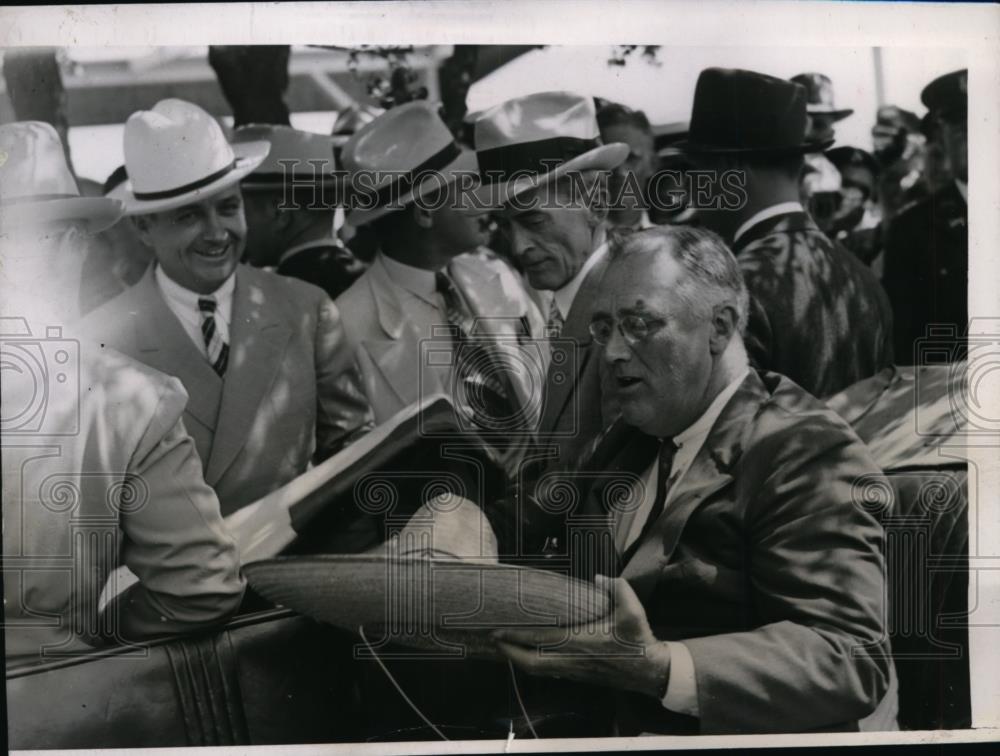 1937 Press Photo Pres Franklin D Roosevelt &amp; Tex Gov James Allred at A&amp; M Univ - Historic Images