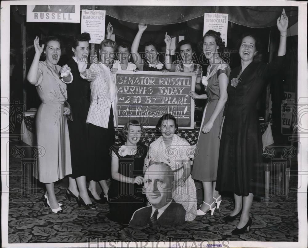 1952 Press Photo Langston, Senator Russells secretary at Russell Headquarters - Historic Images