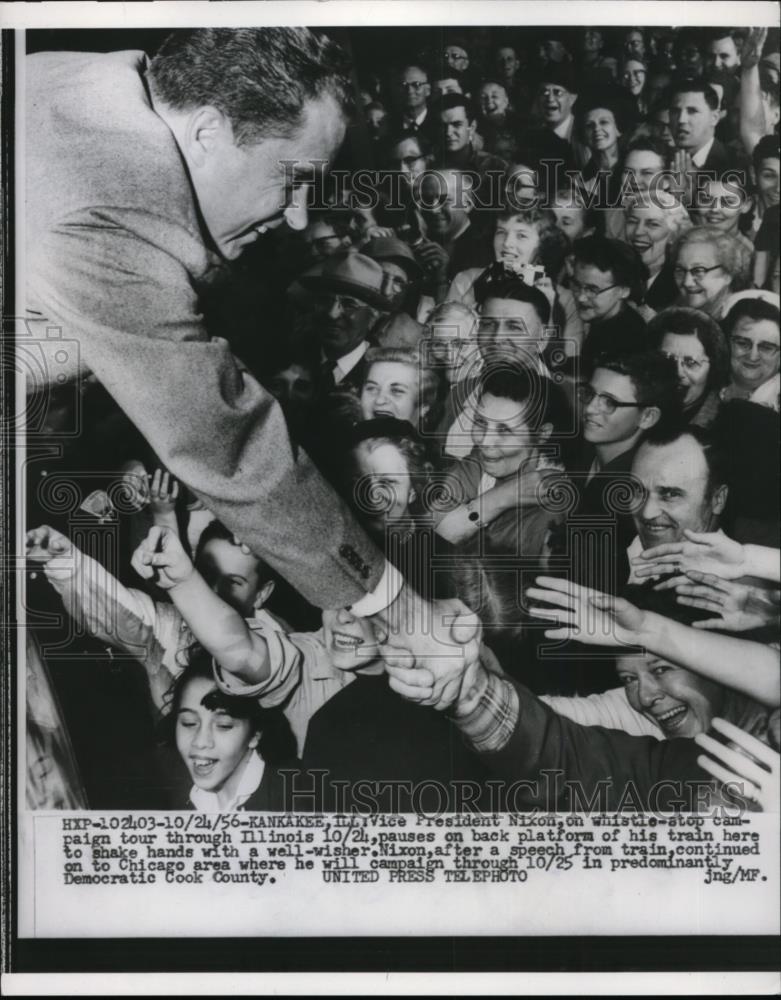 1956 Press Photo Vice President Nixon greets people from back of train platform - Historic Images