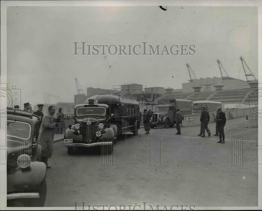 1939 Press Photo Fred Smite transported - Historic Images