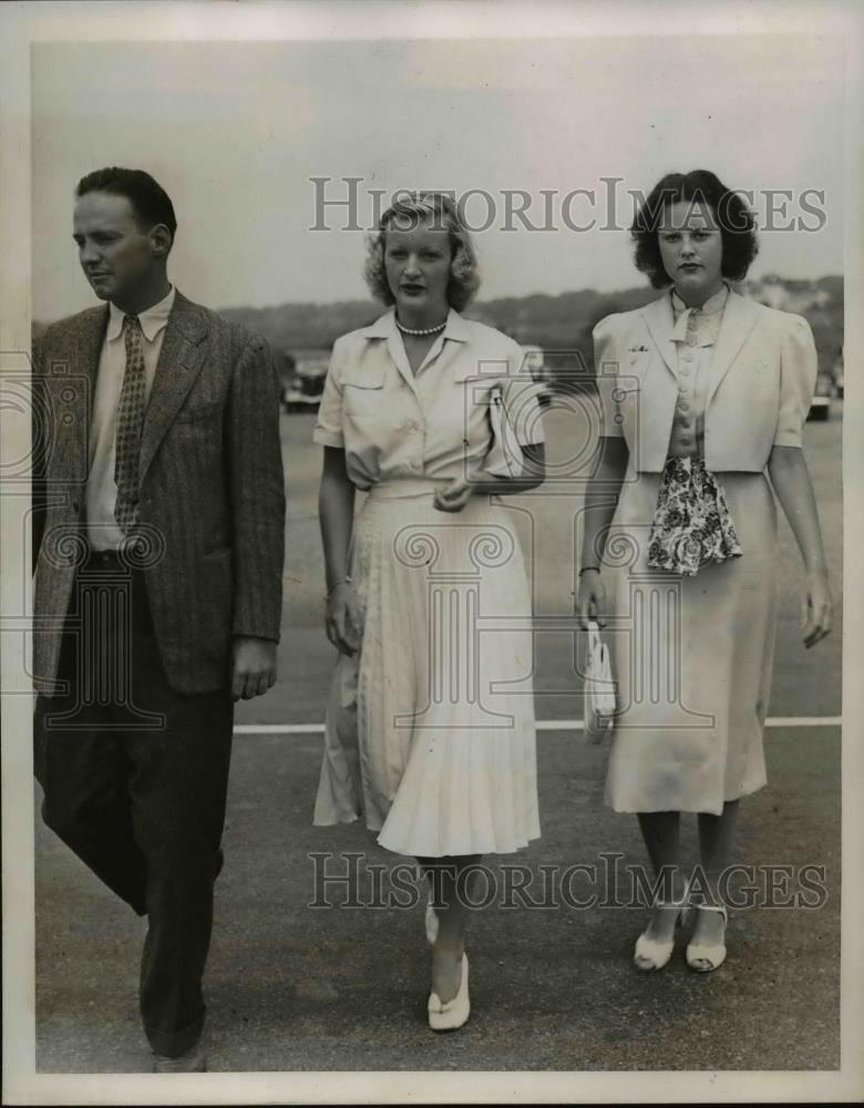 1937 Press Photo Townsend Burden, Jane Pope, and Virginia French in Florida. - Historic Images