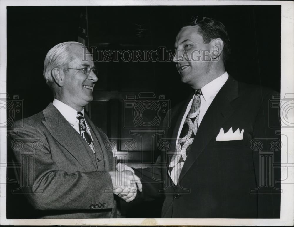 1948 Press Photo Commerce Sec. Charles Sawyer(L) &amp; Delos Rentzel, Aeronautics - Historic Images