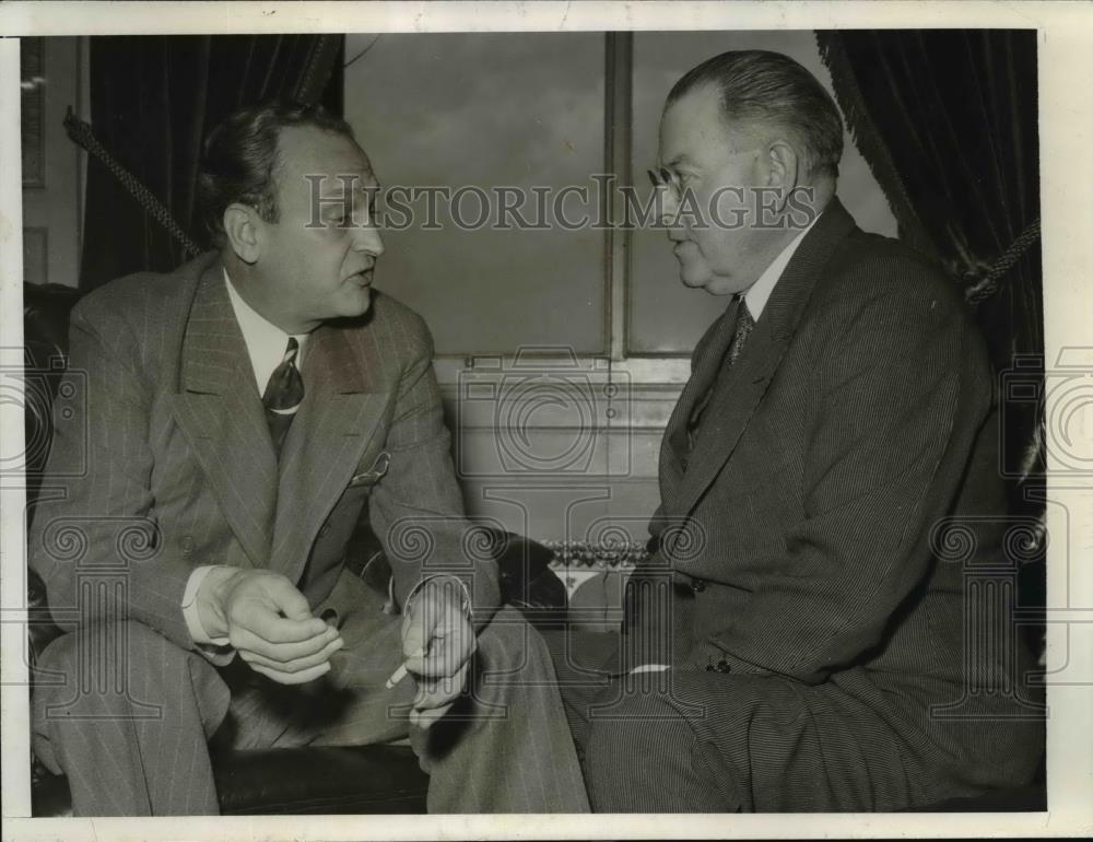 1942 Press Photo Washington DC Sen Scott Lucas and Sen Warren R Austin. - Historic Images