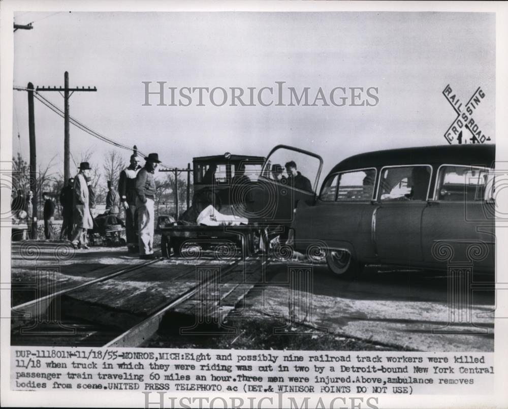 1955 Press Photo Monroe Mich.-Railroad track workers killed when truck was hit . - Historic Images