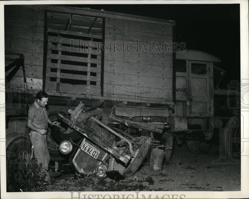 1936 Press Photo wreckage of auto after truck ran over it. Entire family killed. - Historic Images