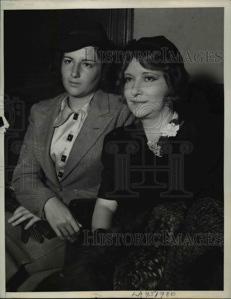 1938 Press Photo Eleana Phillips and Mrs. Antoinette Schipa in court . - Historic Images