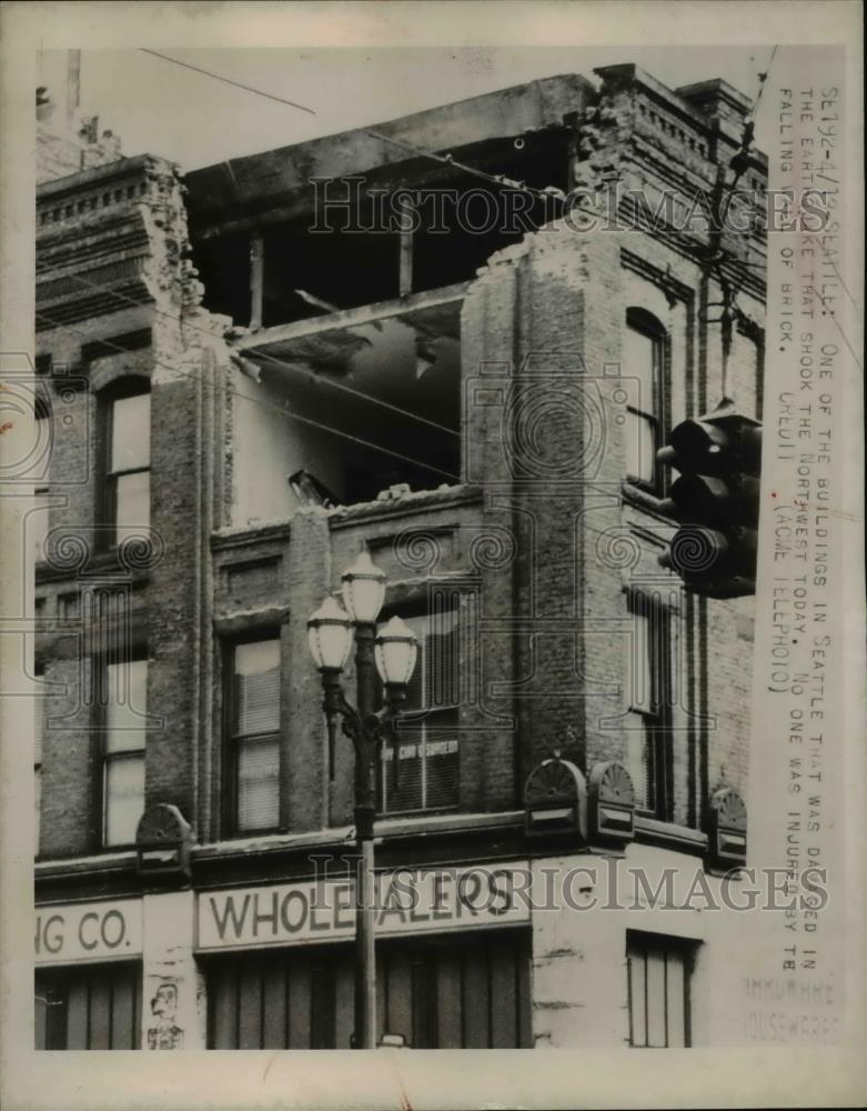 1949 Press Photo Seattle Wash, earthquake damage to building - nee51495 - Historic Images