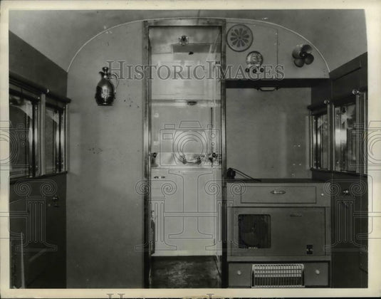 1938 Press Photo Frederick Snite Jr. in Iron Lung tour in this special Trailer. - Historic Images