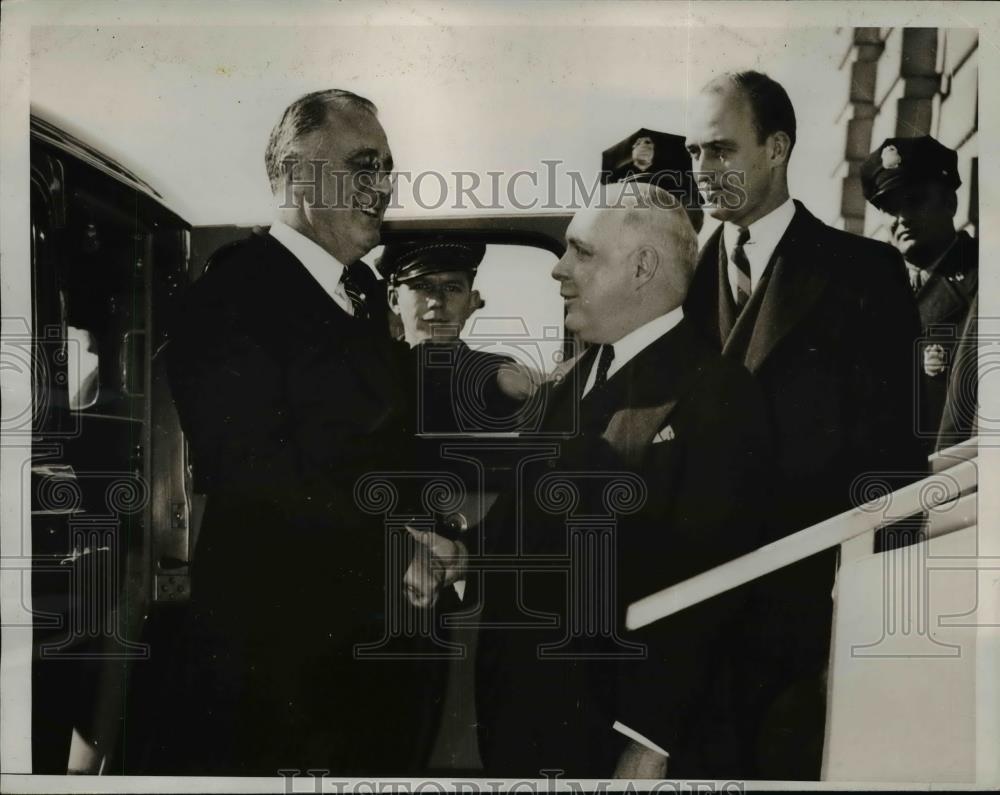 1935 Press Photo President Roosevelt and Son James with Kenneth ?Romney - Historic Images