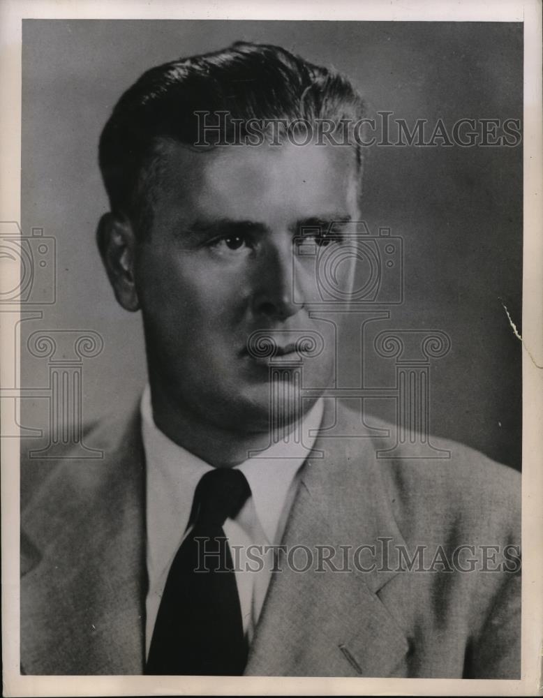 1949 Press Photo Cambridge Mass.- Doctor R E Lapp noted Atomic Scientist. - Historic Images