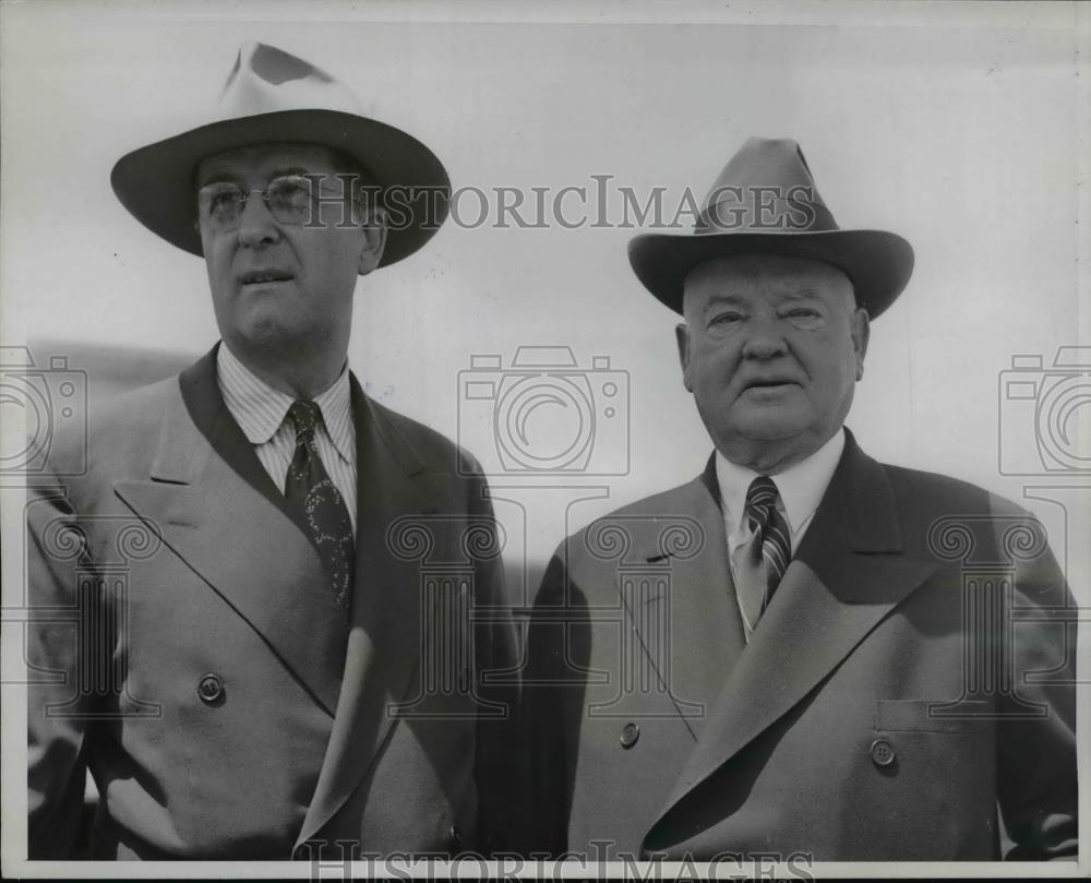 1946 Press Photo Former President Herbert Hoover &amp; Sec of Agriculture Anderson - Historic Images