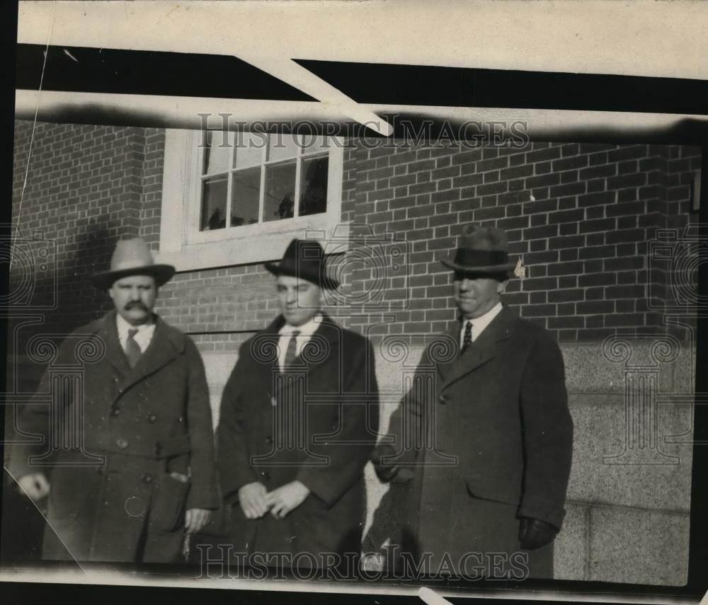 1926 Press Photo J K Wright, County Attorney, Art Neff, and Sheriff Dandy. - Historic Images