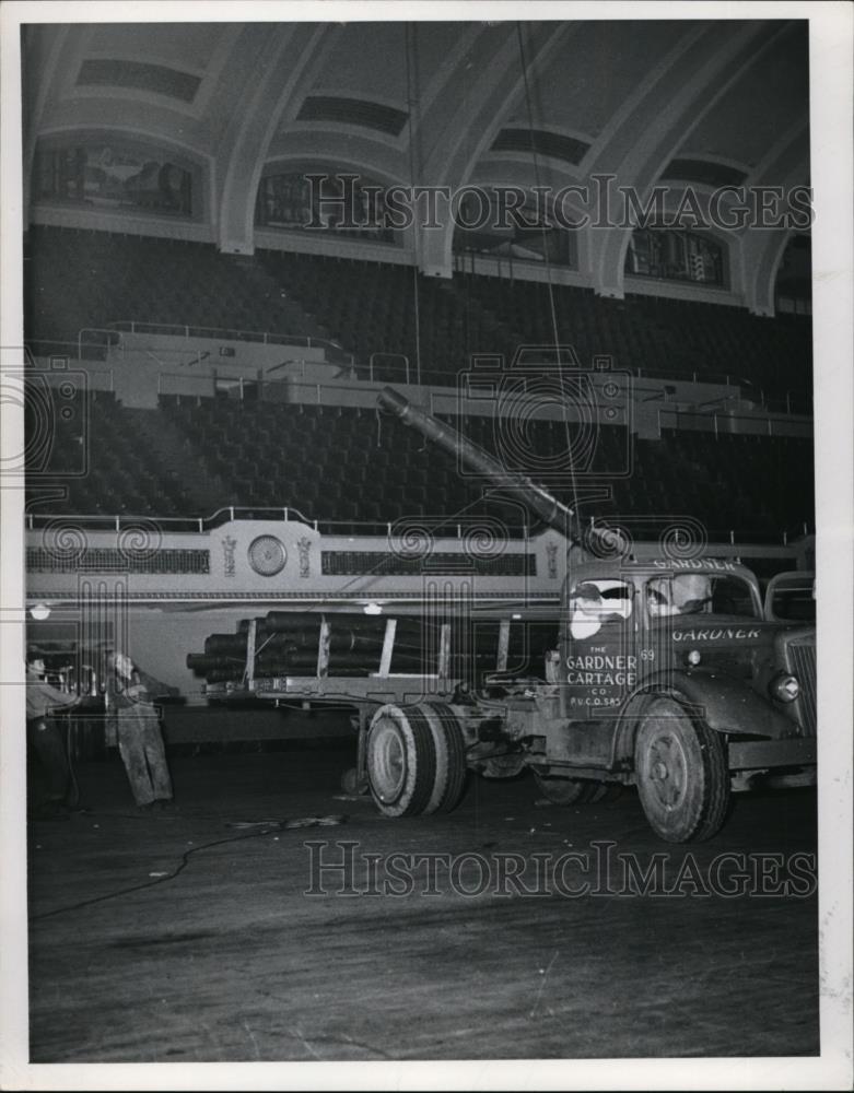 1954 Press Photo Water pipes for public hall air conditioning - nee50196 - Historic Images