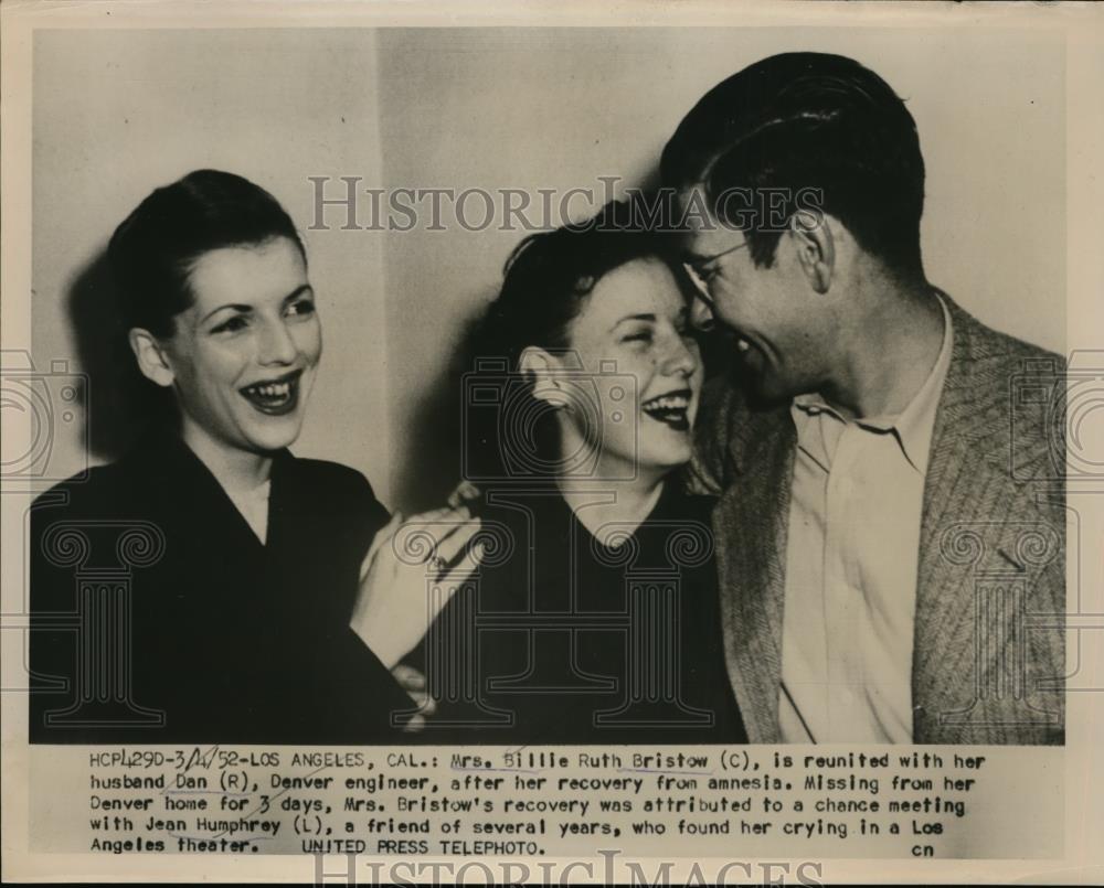 1952 Press Photo Mrs Billie Ruth Bristow &amp; Husband Dan Reunited After Amnesia - Historic Images