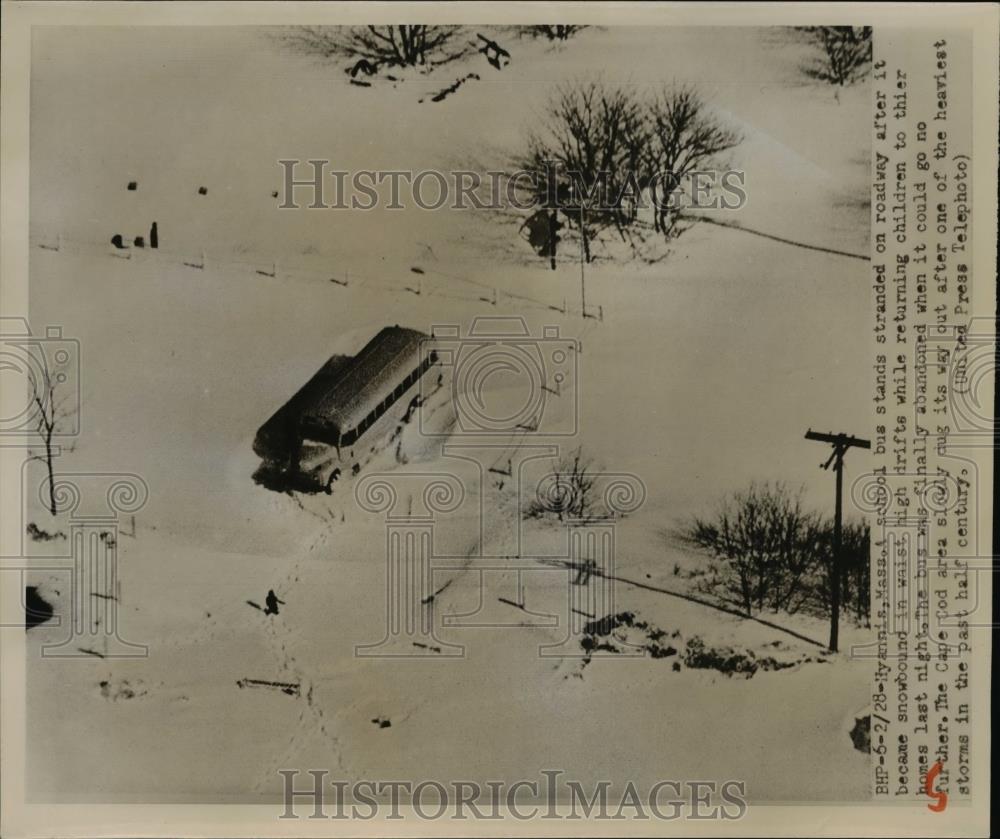 1952 Press Photo School Bus stranded in snow on Roadway at Hyannis Mass. - Historic Images