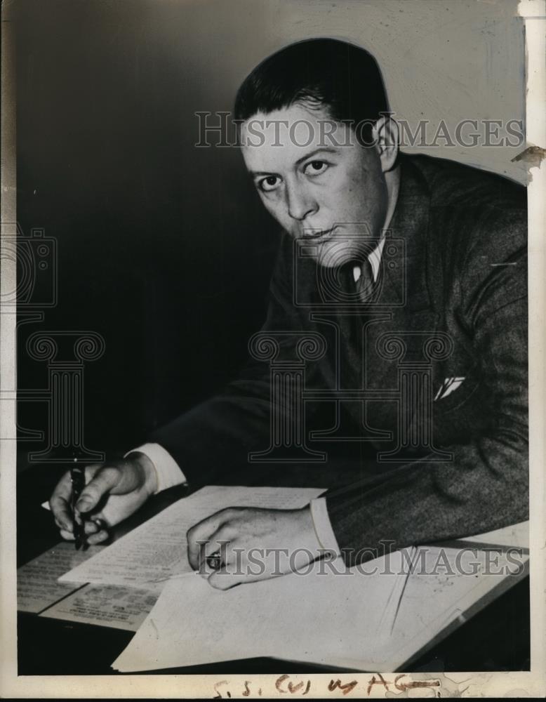 1942 Press Photo Capt. Michael Blackwell of Cleveland Ohio. - nee54232 - Historic Images