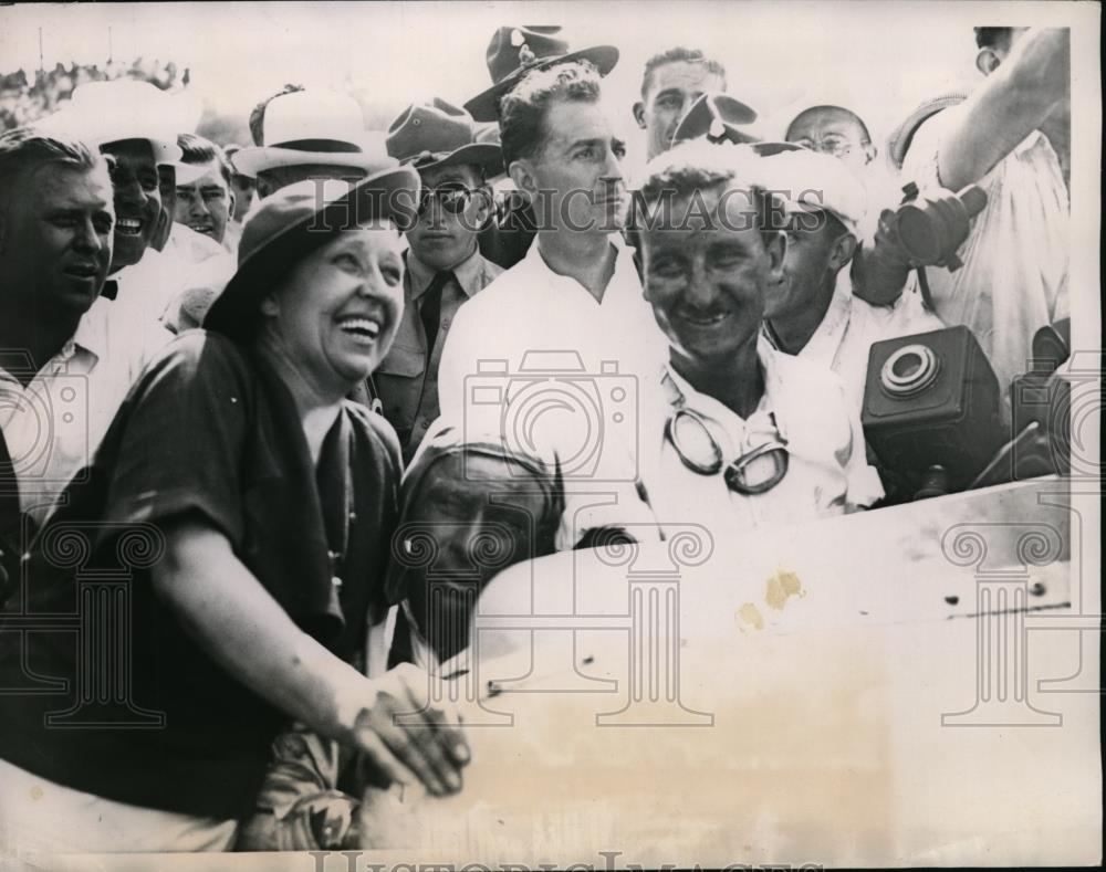 1934 Press Photo William Cummings & mom after winning the Indy 500 - nes28726 - Historic Images