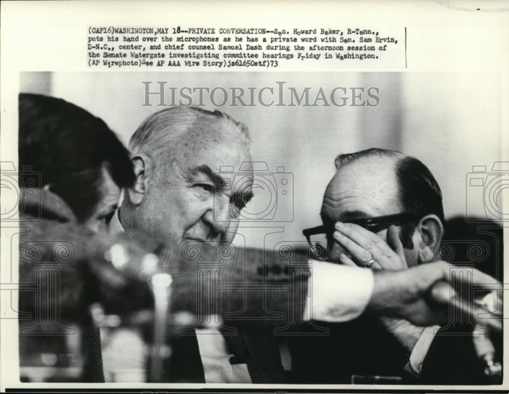 1973 Press Photo Private Conversation in Senate Watergate Committee inWashington - Historic Images