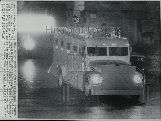 1968 Press Photo The armored truck borrowed for delivering James Ray to the Jail - Historic Images