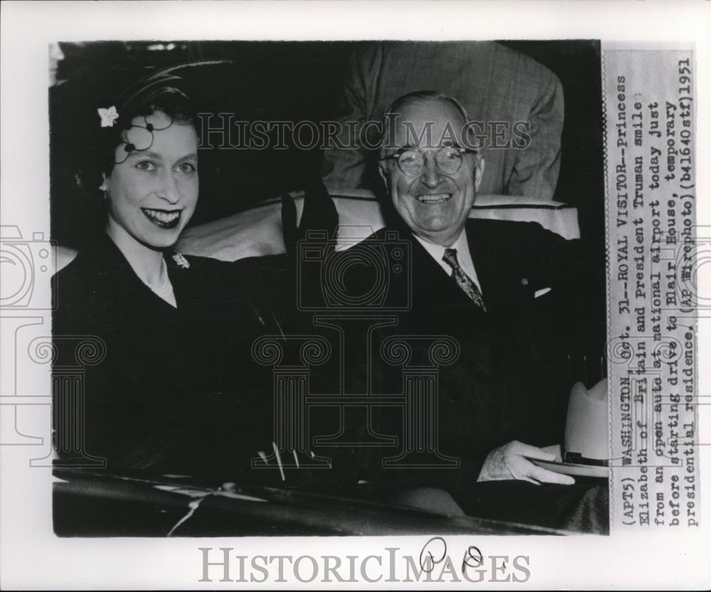 1951 Press Photo Princess Elizabeth &amp; Pres Truman smile from an open auto - Historic Images