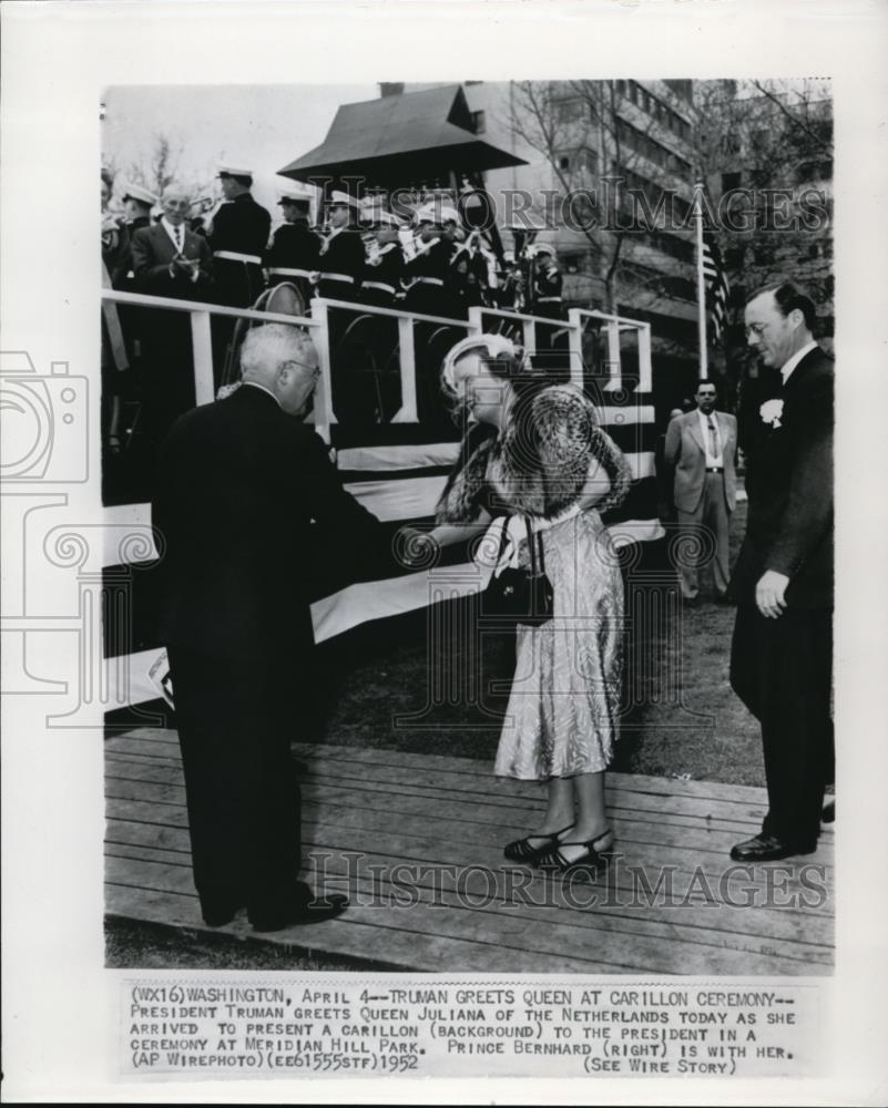 1952 Press Photo Pres Truman greets Queen Juliana as she presents a carillon - Historic Images