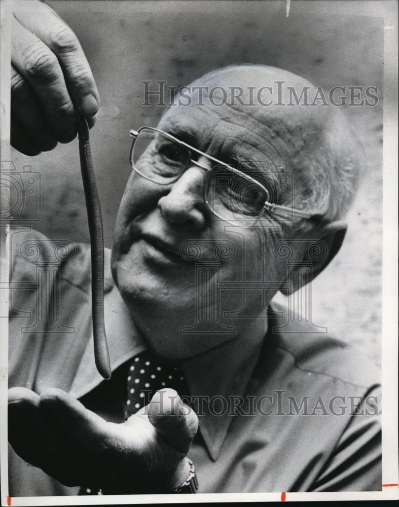 1978 Press Photo George Sroka and Herman, the worm - Historic Images