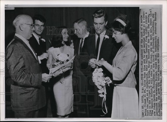 1960 Press Photo Two members of the cast of a movie being filmed in St. Louis - Historic Images