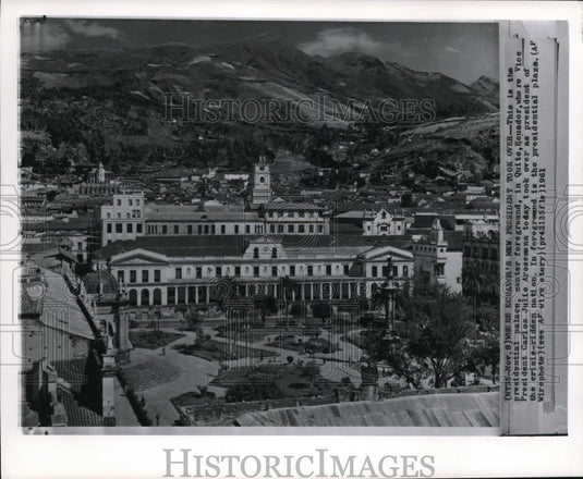 1961 Press Photo The Ecuador's New President took over Presidential Palace - Historic Images