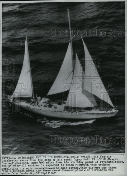 1967 Press Photo Francis Chichester at his globe circling yacht - 87 - Historic Images