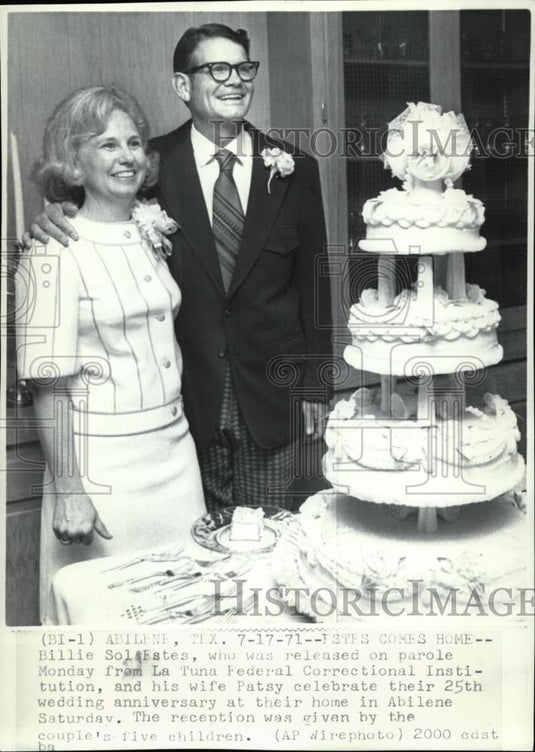1971 Press Photo Billie Sol Estes & wife Patsy celebrate their 25th Anniversary - Historic Images