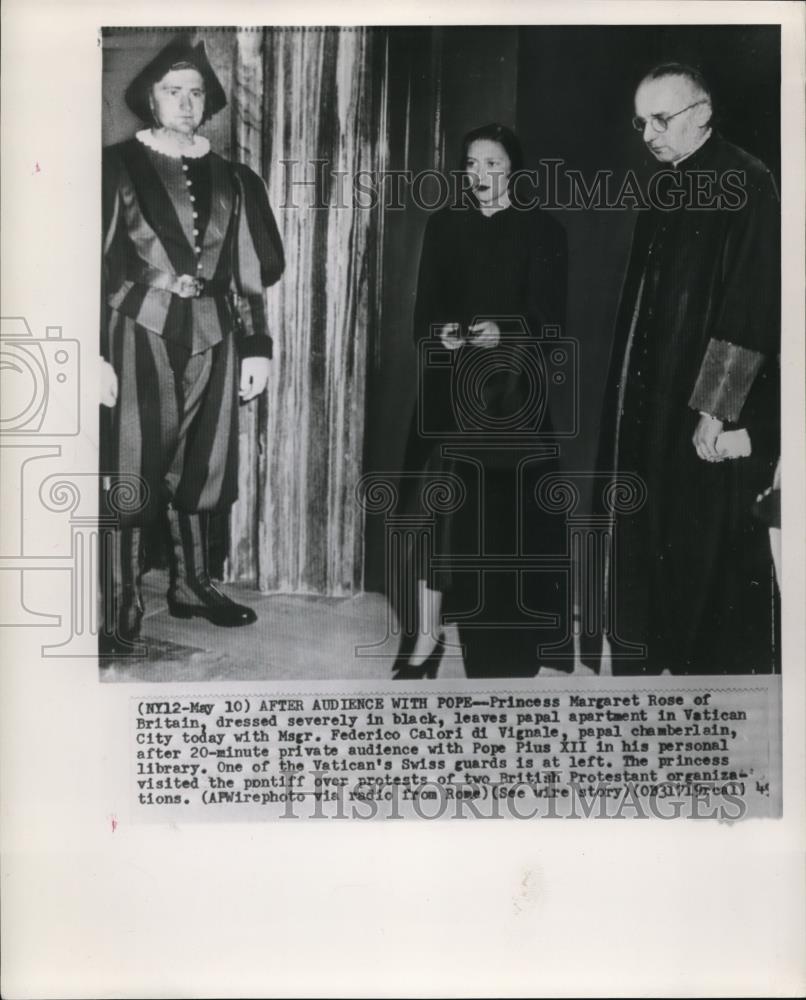 1949 Press Photo Princess Margaret Rose leacves papal apartment in Vatican - Historic Images