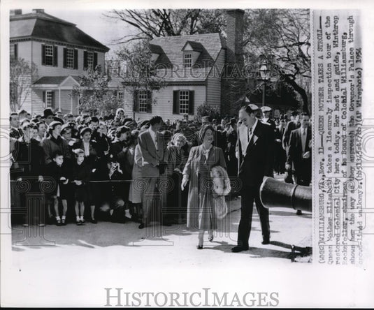 1954 Press Photo Queen Mother Elizabeth during her inspection tour - Historic Images