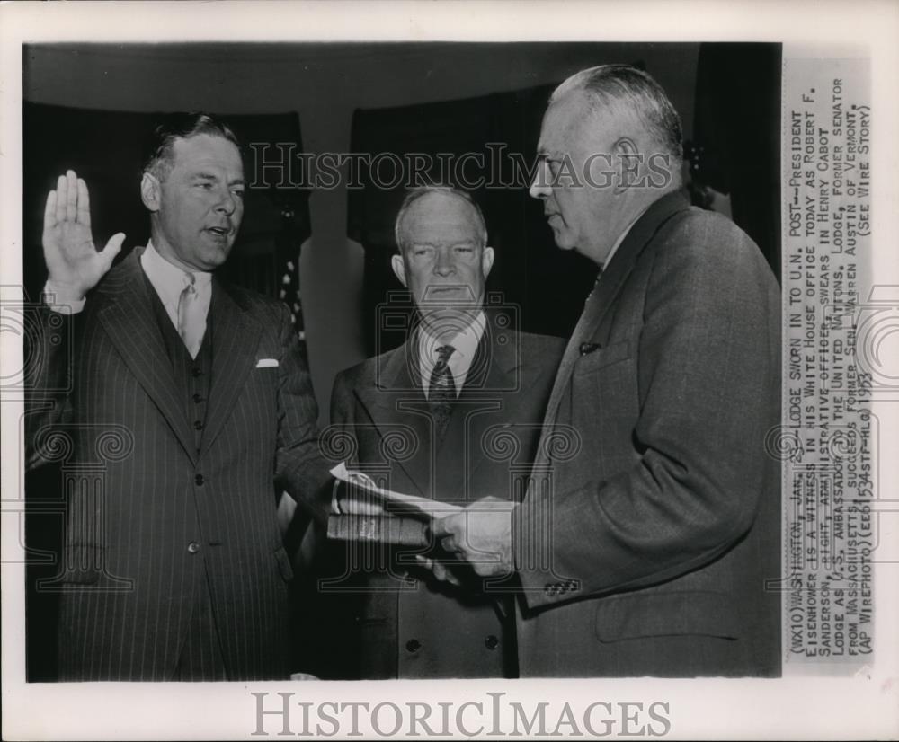 1953 Press Photo President Eisenhower is a witness in his White House office - Historic Images