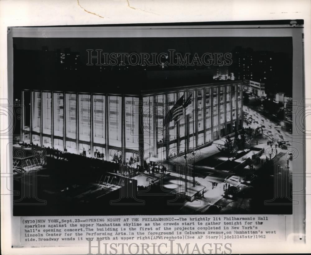 1962 Press Photo Opening night at the Philharmonic Hall in New York CIty - Historic Images