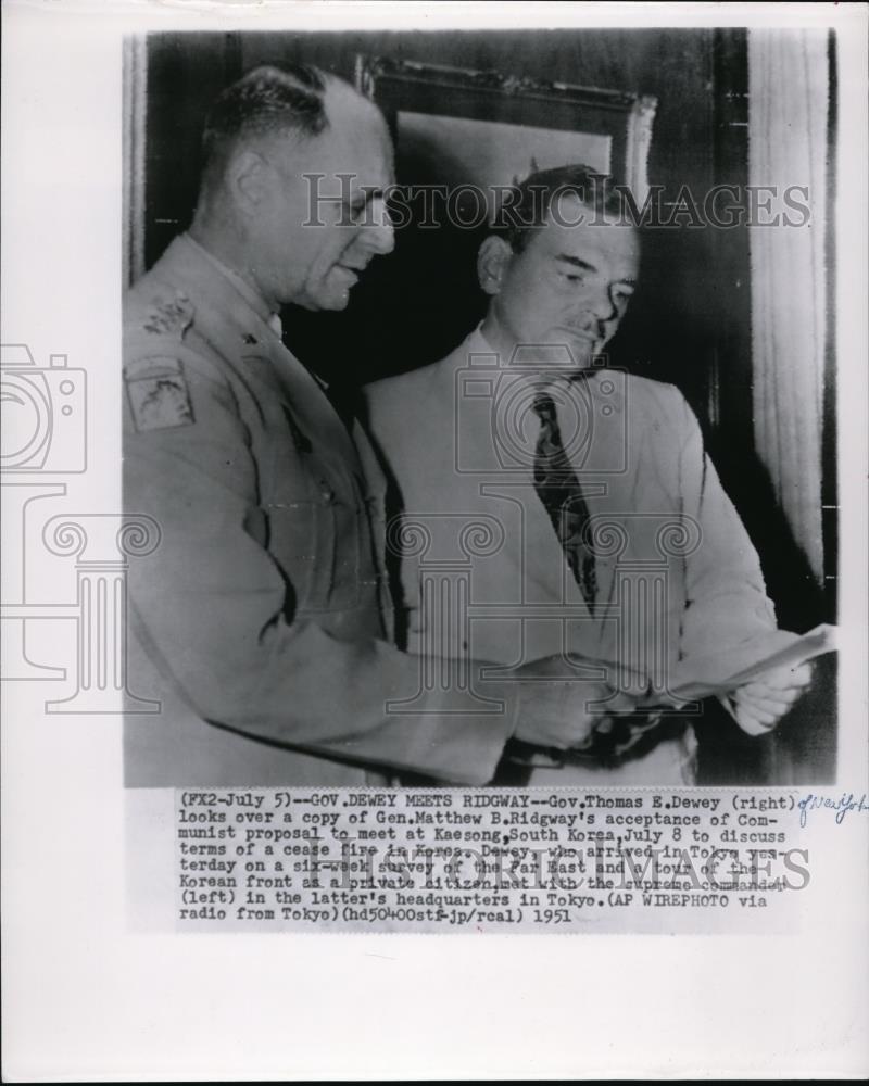 1951 Press Photo Gov. Dewey meets Ridgway at Kaesong, South Korea for cease fire - Historic Images