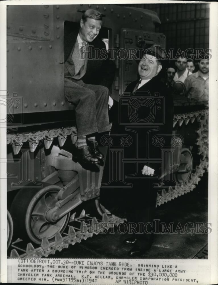 1941 Press Photo The Duke of Winsor Enjoys Tank Ride - Historic Images