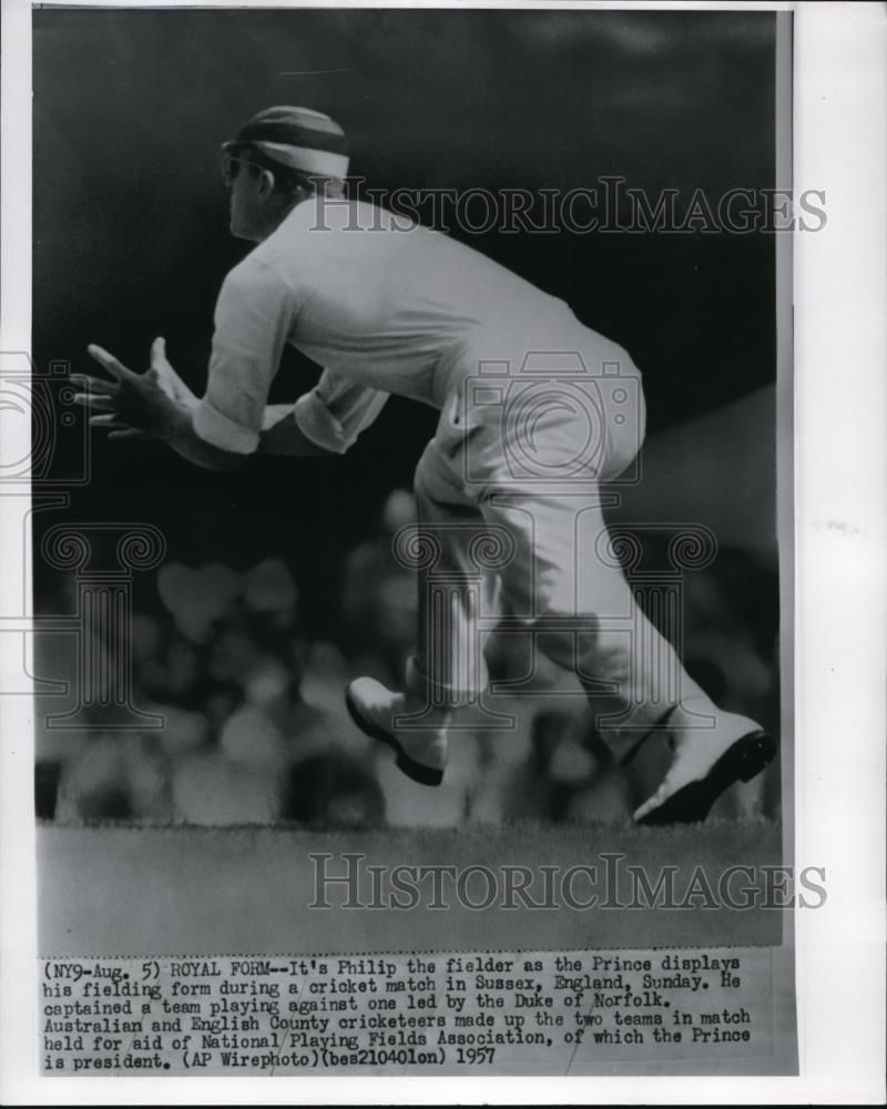 1957 Press Photo Prince Philip in His Fielding Form in Cricket Match at England - Historic Images