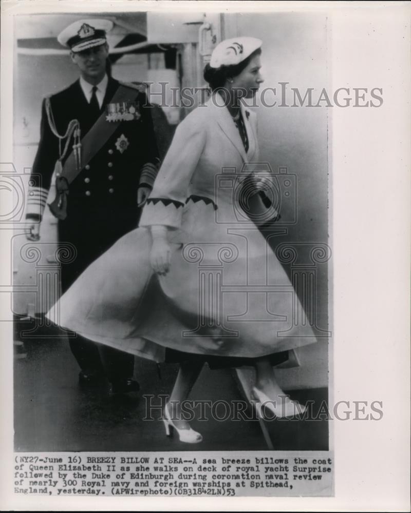 1953 Press Photo Queen Elizabeth II &amp; Duke of Edinburgh Coronation naval review - Historic Images