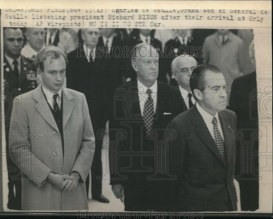 1970 Press Photo Gaulle listening to President Nixon's speech at Orly - Historic Images