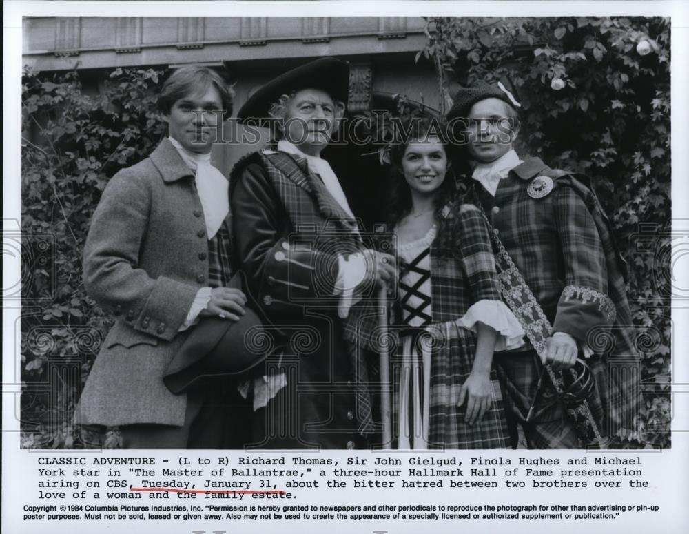 1964 Press Photo Richard Thomas Sir John Gielgud Finola Hughes Michael York - Historic Images