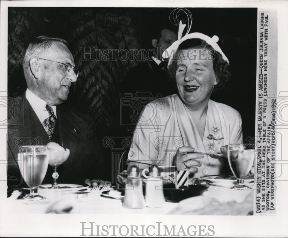 1952 Press Photo Queen Juliana Laughs During Press Luncheon with Paul Wooton - Historic Images