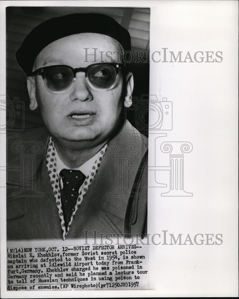 1957 Press Photo Nikolai E. Khokhlov, former Soviet secret police captain - Historic Images