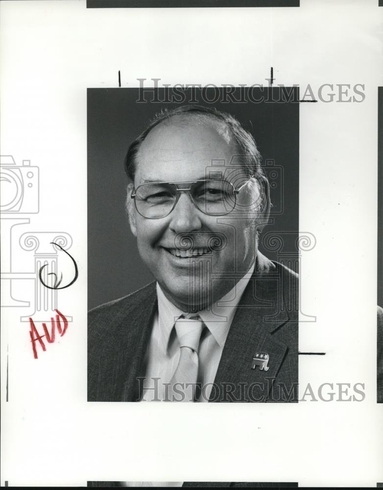 1990 Press Photo Richard Sender, Cuyahoga County Auditor, candidate - Historic Images