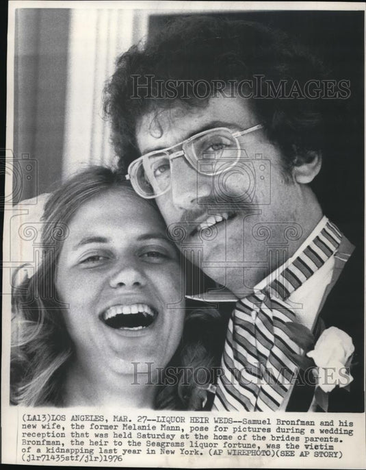 1976 Press Photo Samuel Bronfman, heir to the Seagrams liquor fortune & wife - Historic Images