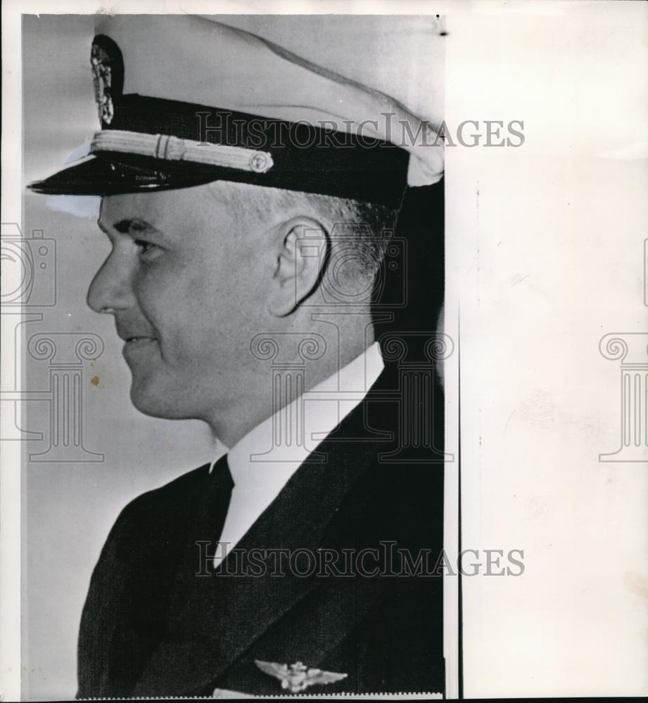 1962 Press Photo Lt. Commander Kenneth Reynolds, led the boarding party - Historic Images