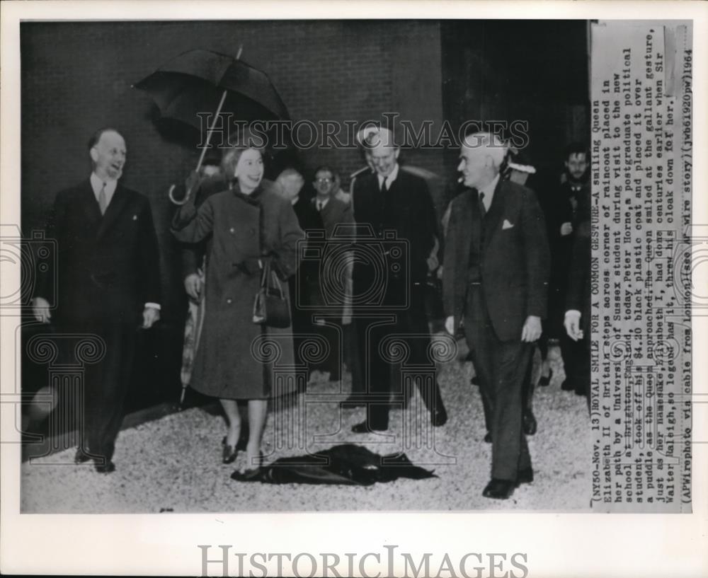 1964 Press Photo Queen Elizabeth II of Britain Visit School at Brighton England - Historic Images