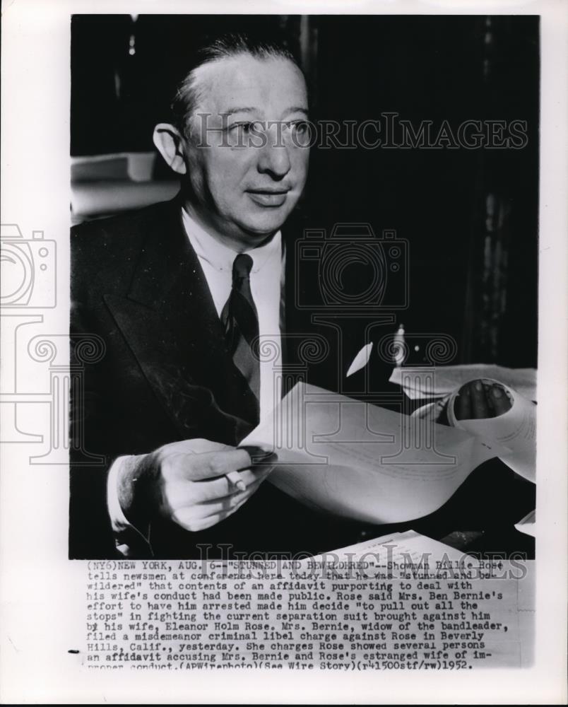 1952 Press Photo Showman Billie Rose showing the affidavit to the newsmen - Historic Images