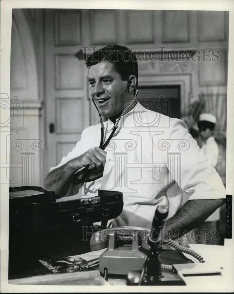 1965 Press Photo Jerry Lewis The Disorderly Orderly;y - cvp38637 - Historic Images